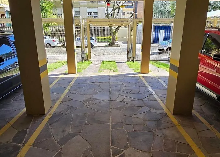 Apartamento Tri Excelente Localização Com Garagem! Porto Alegre